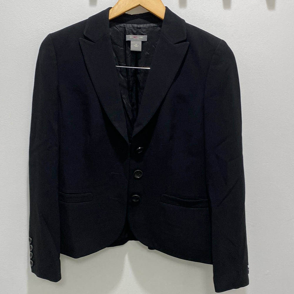 Ann Taylor black suit jacket / blazer size 6